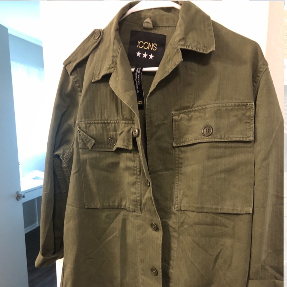 Icons military green top